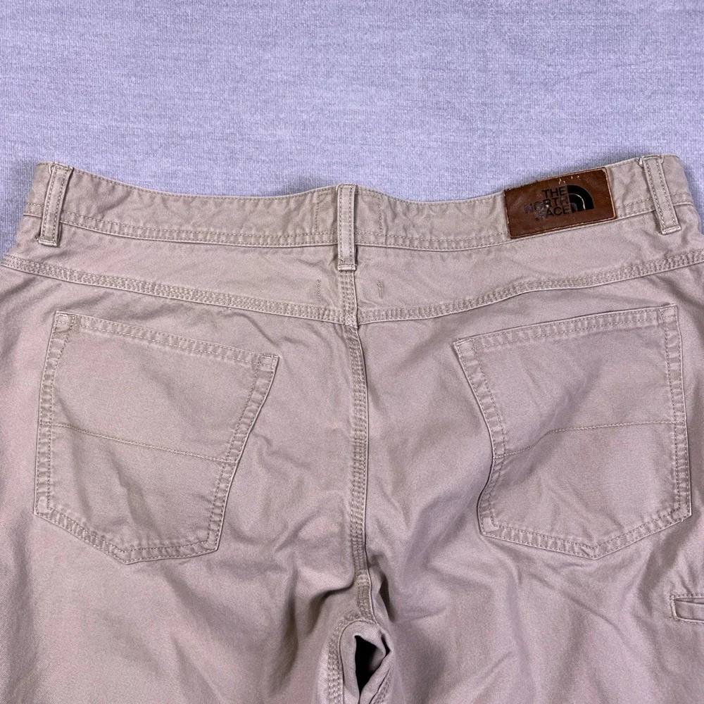 The North Face Straight Fit Mid Rise‎ Chino Pants Mens 40 Short Tan Cotton Nylon